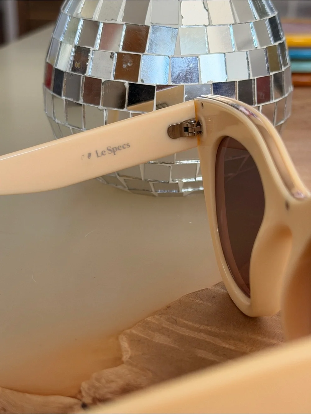 Le Specs Air Heart Sunglasses – Ivory/Cream | Authentic